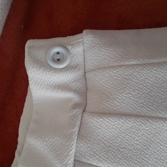 💕CUTE💕Pretty Little Things Pleated Skirt - Picture 2 of 8